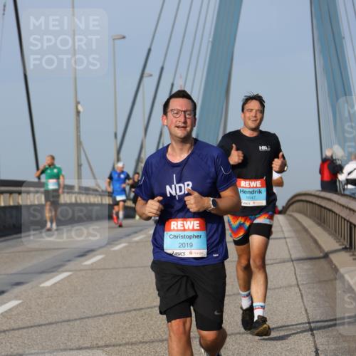 03.10.2026 - Köhlbrandbrückenlauf Strokosch-Dieckow http://msf.ph/oto/10605618 03.10.2026 09:43:41 Position 2 2019, 1647 meine-sportfotos.de