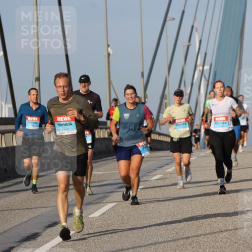 03.10.2026 - Köhlbrandbrückenlauf Strokosch-Dieckow http://msf.ph/oto/10605805 03.10.2026 09:44:05 Position 2 2729, 1722 meine-sportfotos.de