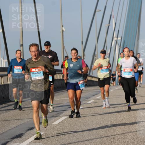 03.10.2026 - Köhlbrandbrückenlauf Strokosch-Dieckow http://msf.ph/oto/10605810 03.10.2026 09:44:05 Position 2 2729 meine-sportfotos.de