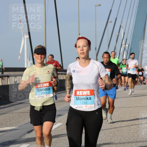 03.10.2026 - Köhlbrandbrückenlauf Strokosch-Dieckow http://msf.ph/oto/10605846 03.10.2026 09:44:12 Position 2 2011, 1722 meine-sportfotos.de