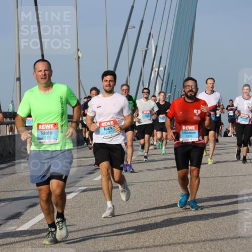 03.10.2026 - Köhlbrandbrückenlauf Strokosch-Dieckow http://msf.ph/oto/10605871 03.10.2026 09:44:18 Position 2 1170, 3141, 1325 meine-sportfotos.de
