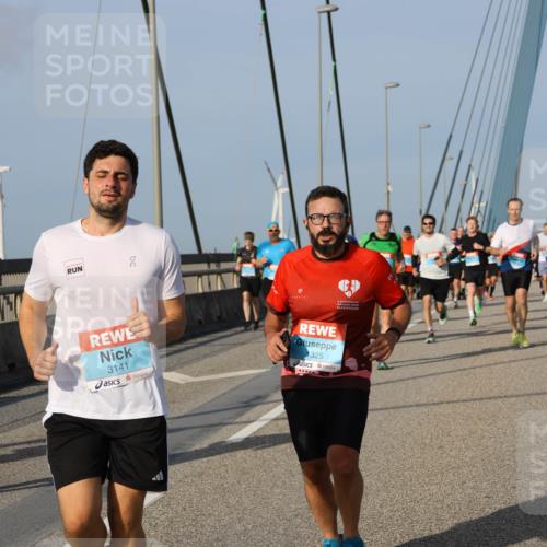 03.10.2026 - Köhlbrandbrückenlauf Strokosch-Dieckow http://msf.ph/oto/10605929 03.10.2026 09:44:22 Position 2 3141, 1325, 7 meine-sportfotos.de