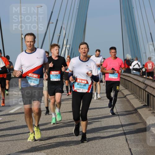 03.10.2026 - Köhlbrandbrückenlauf Strokosch-Dieckow http://msf.ph/oto/10605956 03.10.2026 09:44:25 Position 2 1618, 1031, 1620, 1940, 13 meine-sportfotos.de