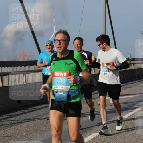 03.10.2026 - Köhlbrandbrückenlauf Strokosch-Dieckow http://msf.ph/oto/10605982 03.10.2026 09:44:27 Position 2 126, 3900 meine-sportfotos.de