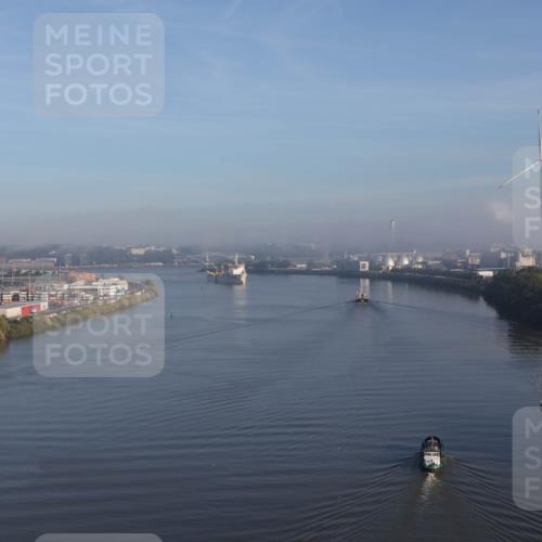 03.10.2026 - Köhlbrandbrückenlauf Tim E. http://msf.ph/oto/10606026 03.10.2026 09:08:22 Position 1  meine-sportfotos.de