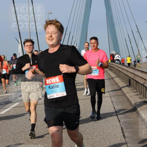 03.10.2026 - Köhlbrandbrückenlauf Strokosch-Dieckow http://msf.ph/oto/10606045 03.10.2026 09:44:29 Position 2 1031, 940, 1, 13 meine-sportfotos.de