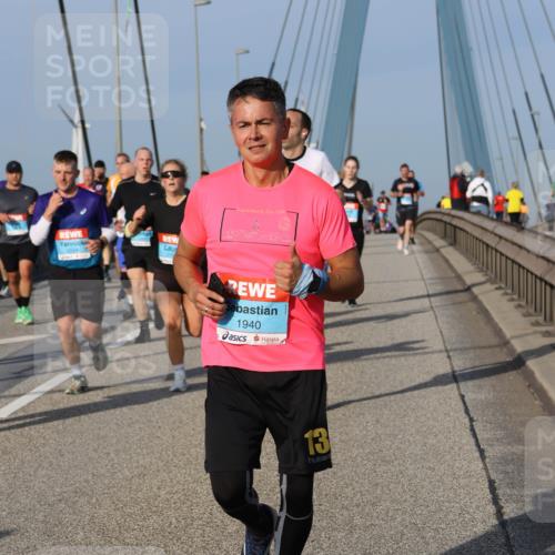 03.10.2026 - Köhlbrandbrückenlauf Strokosch-Dieckow http://msf.ph/oto/10606072 03.10.2026 09:44:31 Position 2 1940, 13 meine-sportfotos.de
