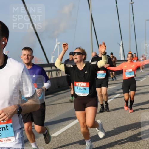 03.10.2026 - Köhlbrandbrückenlauf Strokosch-Dieckow http://msf.ph/oto/10606107 03.10.2026 09:44:33 Position 2 2, 2296 meine-sportfotos.de
