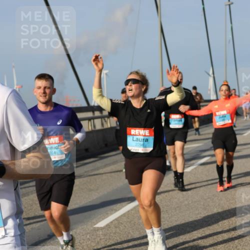 03.10.2026 - Köhlbrandbrückenlauf Strokosch-Dieckow http://msf.ph/oto/10606114 03.10.2026 09:44:33 Position 2 264, 2296 meine-sportfotos.de