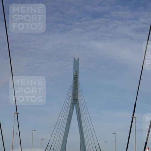 03.10.2026 - Köhlbrandbrückenlauf Tim E. http://msf.ph/oto/10606125 03.10.2026 09:11:05 Position 1  meine-sportfotos.de
