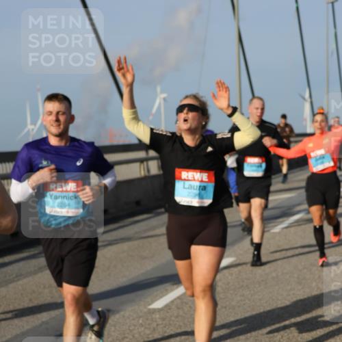 03.10.2026 - Köhlbrandbrückenlauf Strokosch-Dieckow http://msf.ph/oto/10606126 03.10.2026 09:44:34 Position 2 2264 meine-sportfotos.de