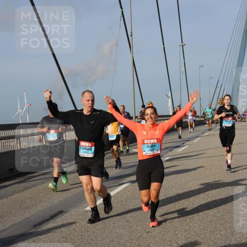 03.10.2026 - Köhlbrandbrückenlauf Strokosch-Dieckow http://msf.ph/oto/10606193 03.10.2026 09:44:35 Position 2 2227, 2601, 2602 meine-sportfotos.de