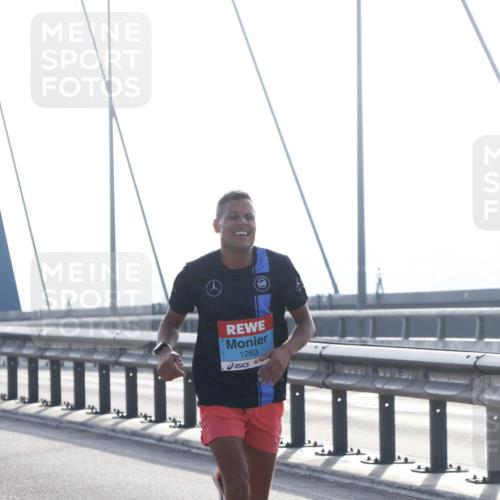03.10.2026 - Köhlbrandbrückenlauf Tim E. http://msf.ph/oto/10606217 03.10.2026 09:16:02 Position 1 1263 meine-sportfotos.de