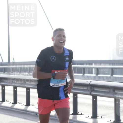03.10.2026 - Köhlbrandbrückenlauf Tim E. http://msf.ph/oto/10606237 03.10.2026 09:16:03 Position 1 1263 meine-sportfotos.de