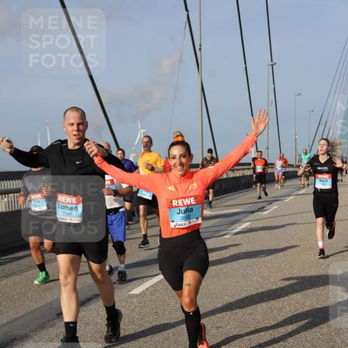 03.10.2026 - Köhlbrandbrückenlauf Strokosch-Dieckow http://msf.ph/oto/10606256 03.10.2026 09:44:35 Position 2 2601, 2602, 1422 meine-sportfotos.de