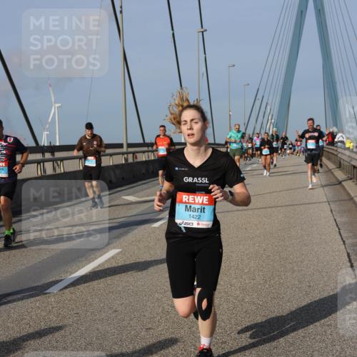 03.10.2026 - Köhlbrandbrückenlauf Strokosch-Dieckow http://msf.ph/oto/10606289 03.10.2026 09:44:37 Position 2 1422 meine-sportfotos.de