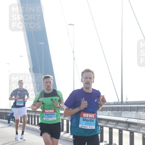 03.10.2026 - Köhlbrandbrückenlauf Tim E. http://msf.ph/oto/10606324 03.10.2026 09:17:03 Position 1 2043, 2111 meine-sportfotos.de