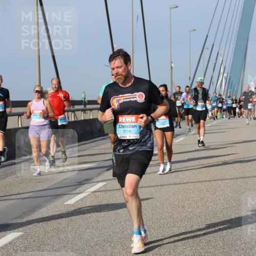 03.10.2026 - Köhlbrandbrückenlauf Strokosch-Dieckow http://msf.ph/oto/10606335 03.10.2026 09:44:41 Position 2 1779 meine-sportfotos.de