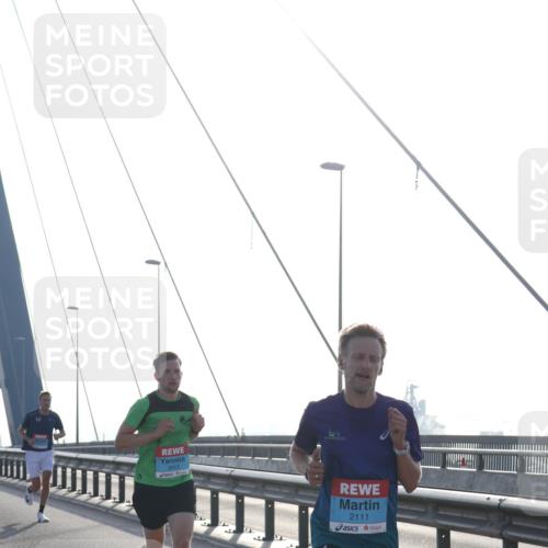 03.10.2026 - Köhlbrandbrückenlauf Tim E. http://msf.ph/oto/10606339 03.10.2026 09:17:05 Position 1 2043, 2111 meine-sportfotos.de