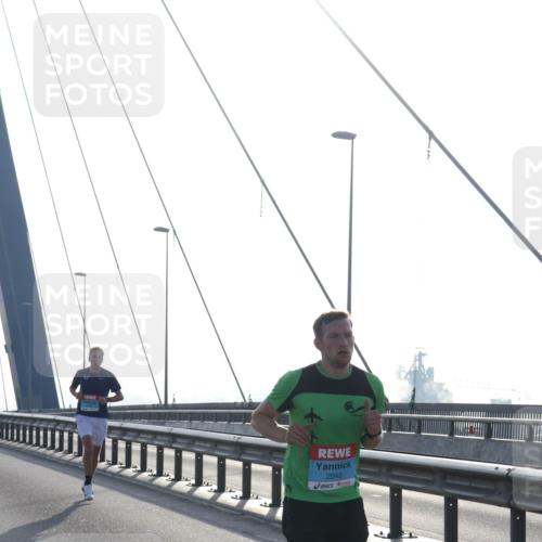 03.10.2026 - Köhlbrandbrückenlauf Tim E. http://msf.ph/oto/10606350 03.10.2026 09:17:05 Position 1 2043 meine-sportfotos.de