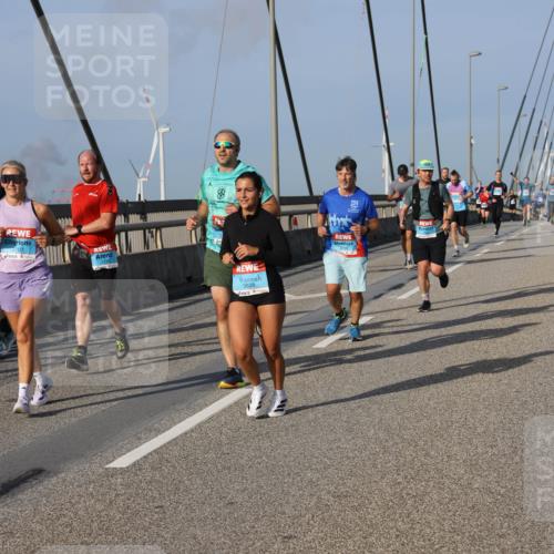 03.10.2026 - Köhlbrandbrückenlauf Strokosch-Dieckow http://msf.ph/oto/10606353 03.10.2026 09:44:44 Position 2 2707, 3828 meine-sportfotos.de