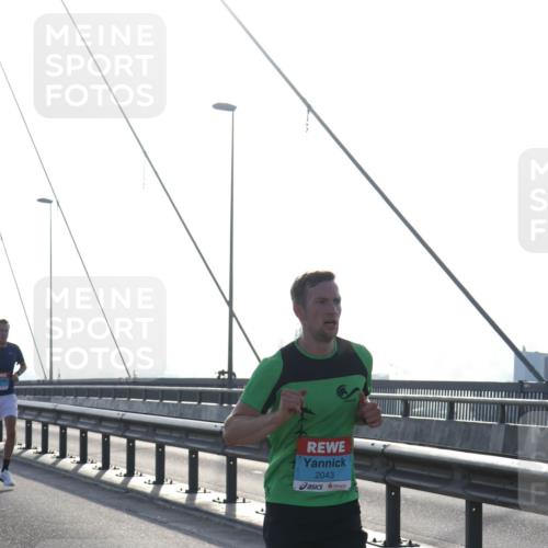 03.10.2026 - Köhlbrandbrückenlauf Tim E. http://msf.ph/oto/10606357 03.10.2026 09:17:06 Position 1 2043 meine-sportfotos.de