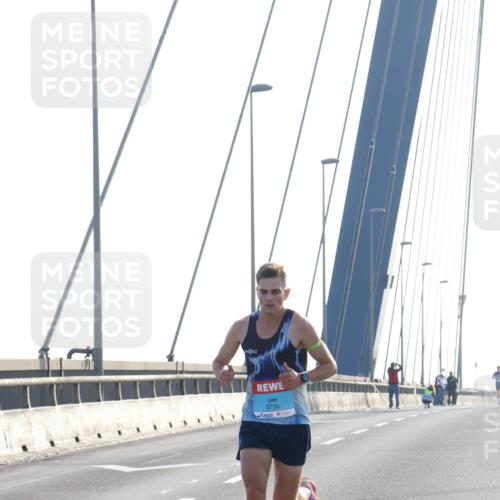 03.10.2026 - Köhlbrandbrückenlauf Tim E. http://msf.ph/oto/10606438 03.10.2026 09:17:34 Position 1 3735 meine-sportfotos.de