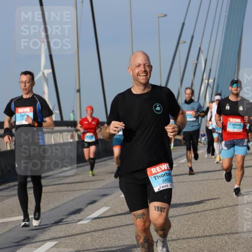 03.10.2026 - Köhlbrandbrückenlauf Strokosch-Dieckow http://msf.ph/oto/10606473 03.10.2026 09:44:52 Position 2 2452, 1987, 1901 meine-sportfotos.de