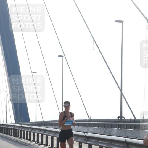 03.10.2026 - Köhlbrandbrückenlauf Tim E. http://msf.ph/oto/10606505 03.10.2026 09:17:54 Position 1 1467 meine-sportfotos.de