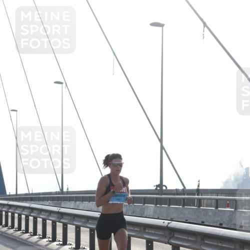 03.10.2026 - Köhlbrandbrückenlauf Tim E. http://msf.ph/oto/10606519 03.10.2026 09:17:55 Position 1 1467 meine-sportfotos.de