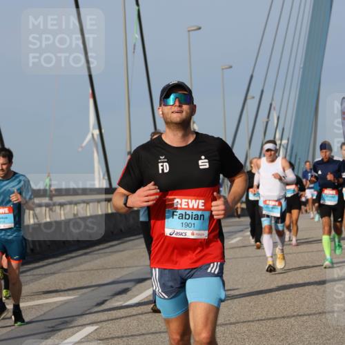03.10.2026 - Köhlbrandbrückenlauf Strokosch-Dieckow http://msf.ph/oto/10606542 03.10.2026 09:44:56 Position 2 818, 40, 1901, 2 meine-sportfotos.de