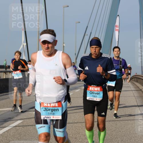 03.10.2026 - Köhlbrandbrückenlauf Strokosch-Dieckow http://msf.ph/oto/10606613 03.10.2026 09:45:00 Position 2 1968, 1969 meine-sportfotos.de