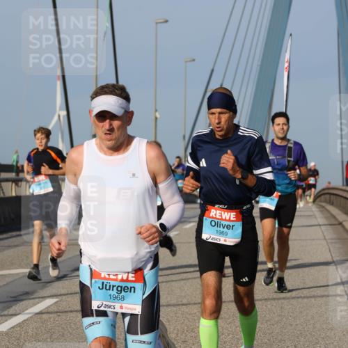 03.10.2026 - Köhlbrandbrückenlauf Strokosch-Dieckow http://msf.ph/oto/10606621 03.10.2026 09:45:00 Position 2 1968, 1969 meine-sportfotos.de