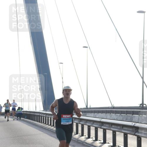03.10.2026 - Köhlbrandbrückenlauf Tim E. http://msf.ph/oto/10606630 03.10.2026 09:18:16 Position 1 1599 meine-sportfotos.de
