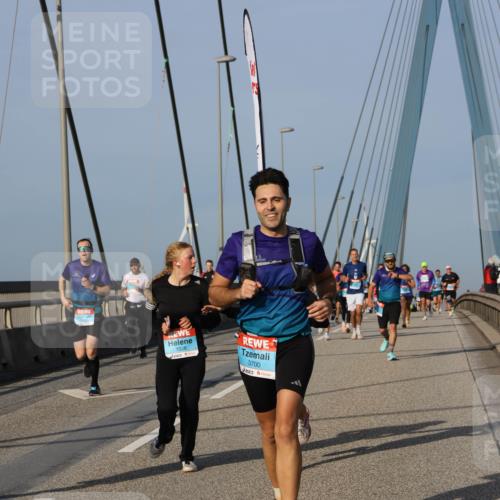 03.10.2026 - Köhlbrandbrückenlauf Strokosch-Dieckow http://msf.ph/oto/10606654 03.10.2026 09:45:03 Position 2 1928, 3700 meine-sportfotos.de