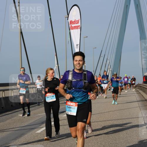 03.10.2026 - Köhlbrandbrückenlauf Strokosch-Dieckow http://msf.ph/oto/10606673 03.10.2026 09:45:03 Position 2 1928, 3700 meine-sportfotos.de