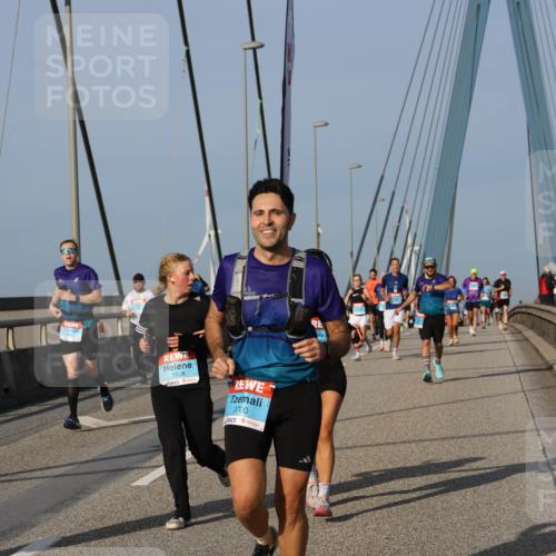 03.10.2026 - Köhlbrandbrückenlauf Strokosch-Dieckow http://msf.ph/oto/10606689 03.10.2026 09:45:03 Position 2 1928, 3700 meine-sportfotos.de