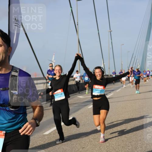03.10.2026 - Köhlbrandbrückenlauf Strokosch-Dieckow http://msf.ph/oto/10606697 03.10.2026 09:45:05 Position 2  meine-sportfotos.de