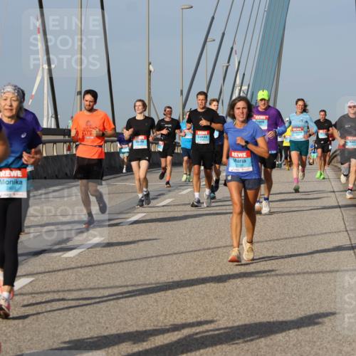 03.10.2026 - Köhlbrandbrückenlauf Strokosch-Dieckow http://msf.ph/oto/10606799 03.10.2026 09:45:11 Position 2 3762, 1, 1, 9, 2338 meine-sportfotos.de