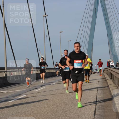 03.10.2026 - Köhlbrandbrückenlauf Strokosch-Dieckow http://msf.ph/oto/10606858 03.10.2026 09:45:23 Position 2 1328 meine-sportfotos.de