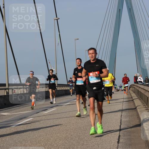 03.10.2026 - Köhlbrandbrückenlauf Strokosch-Dieckow http://msf.ph/oto/10606880 03.10.2026 09:45:23 Position 2 1047, 1328 meine-sportfotos.de