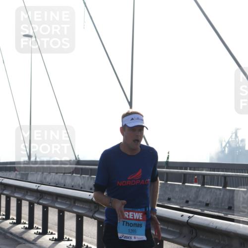 03.10.2026 - Köhlbrandbrückenlauf Tim E. http://msf.ph/oto/10606881 03.10.2026 09:18:57 Position 1 1395 meine-sportfotos.de