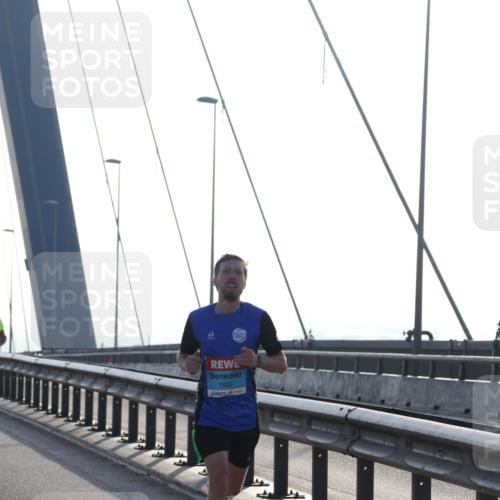 03.10.2026 - Köhlbrandbrückenlauf Tim E. http://msf.ph/oto/10606910 03.10.2026 09:19:00 Position 1 1825 meine-sportfotos.de