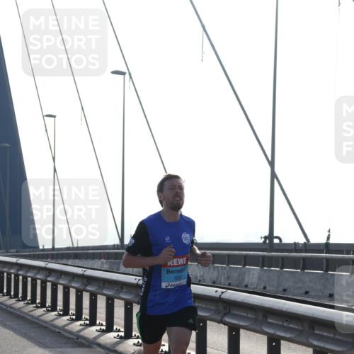 03.10.2026 - Köhlbrandbrückenlauf Tim E. http://msf.ph/oto/10606919 03.10.2026 09:19:01 Position 1 1825 meine-sportfotos.de