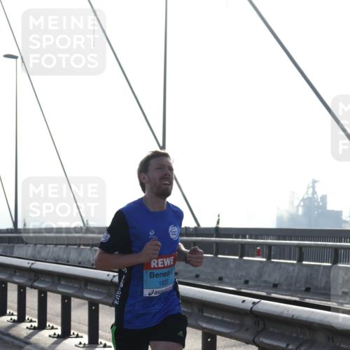 03.10.2026 - Köhlbrandbrückenlauf Tim E. http://msf.ph/oto/10606927 03.10.2026 09:19:01 Position 1 1825 meine-sportfotos.de