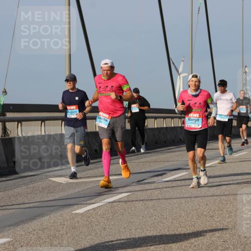 03.10.2026 - Köhlbrandbrückenlauf Strokosch-Dieckow http://msf.ph/oto/10606929 03.10.2026 09:45:33 Position 2 14, 3760, 2363, 1996, 2479 meine-sportfotos.de