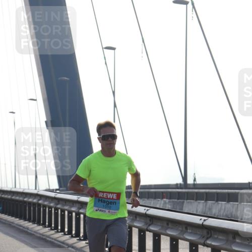 03.10.2026 - Köhlbrandbrückenlauf Tim E. http://msf.ph/oto/10606937 03.10.2026 09:19:04 Position 1 1310 meine-sportfotos.de