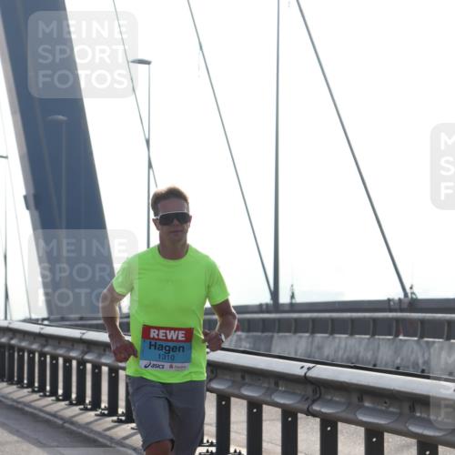 03.10.2026 - Köhlbrandbrückenlauf Tim E. http://msf.ph/oto/10606941 03.10.2026 09:19:04 Position 1 1310 meine-sportfotos.de