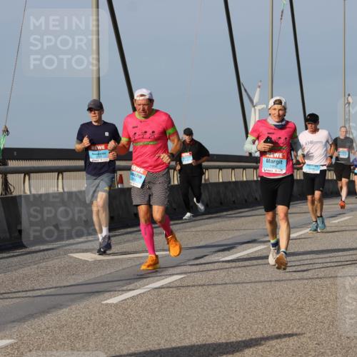 03.10.2026 - Köhlbrandbrückenlauf Strokosch-Dieckow http://msf.ph/oto/10606946 03.10.2026 09:45:33 Position 2 37602, 63, 1996, 14, 2479 meine-sportfotos.de