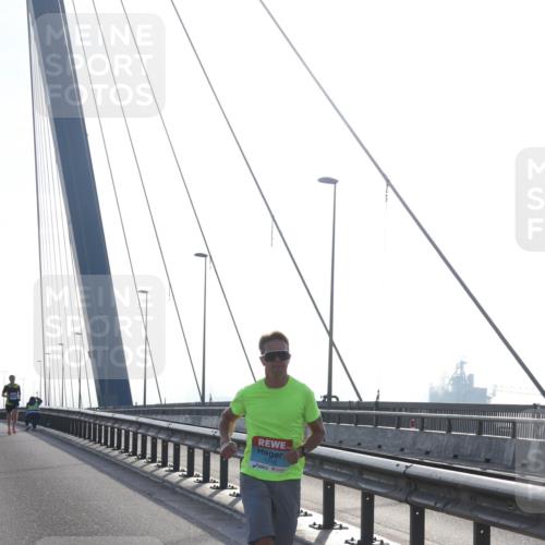 03.10.2026 - Köhlbrandbrückenlauf Tim E. http://msf.ph/oto/10606958 03.10.2026 09:19:06 Position 1 1310 meine-sportfotos.de